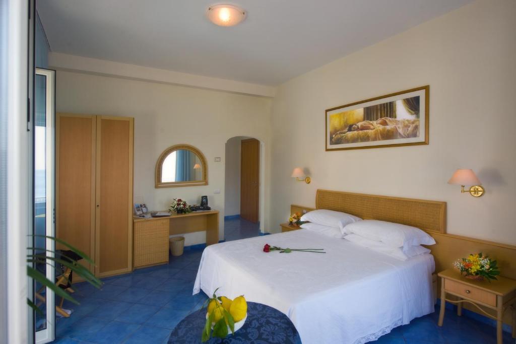 Hotel Pensione Reale Maiori Ruang foto