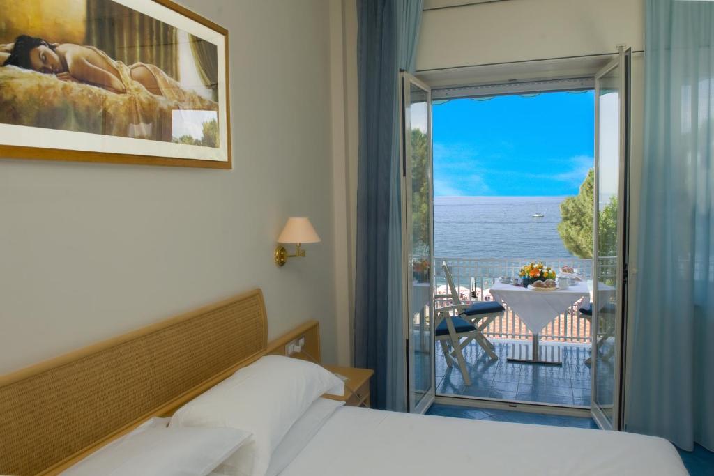 Hotel Pensione Reale Maiori Ruang foto