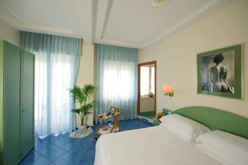 Hotel Pensione Reale Maiori Ruang foto