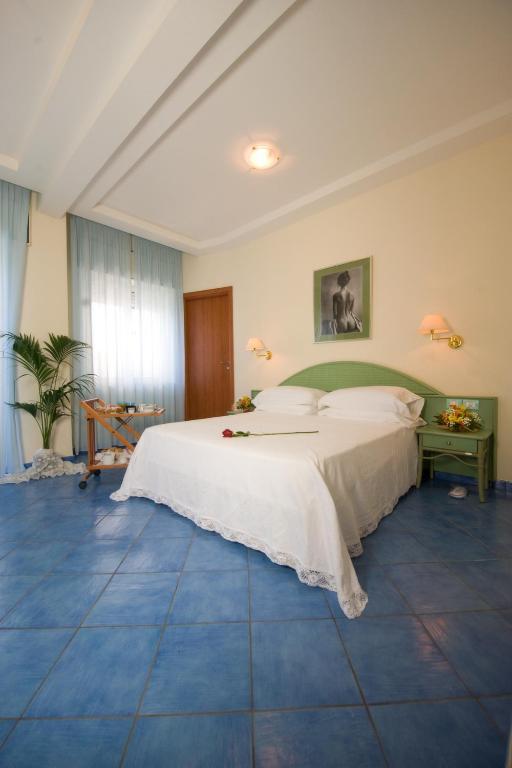 Hotel Pensione Reale Maiori Ruang foto