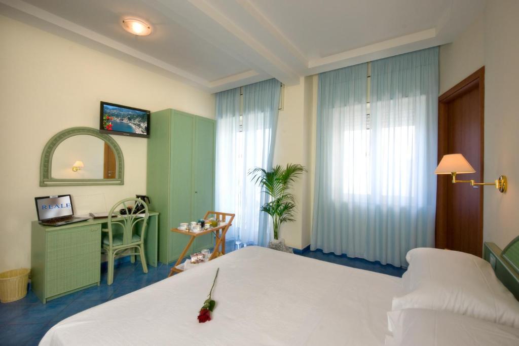 Hotel Pensione Reale Maiori Ruang foto