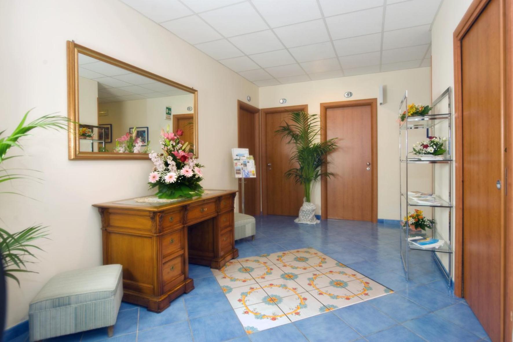Hotel Pensione Reale Maiori Bagian luar foto