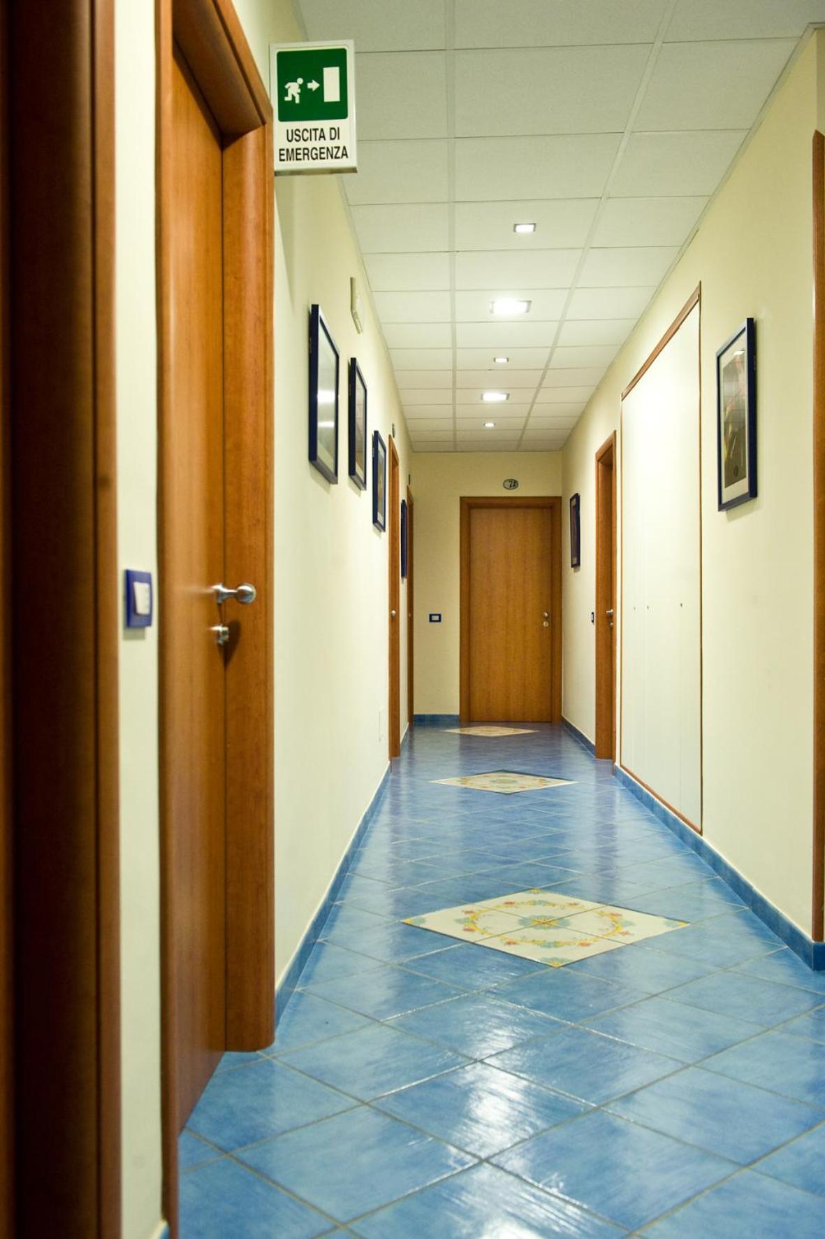 Hotel Pensione Reale Maiori Bagian luar foto