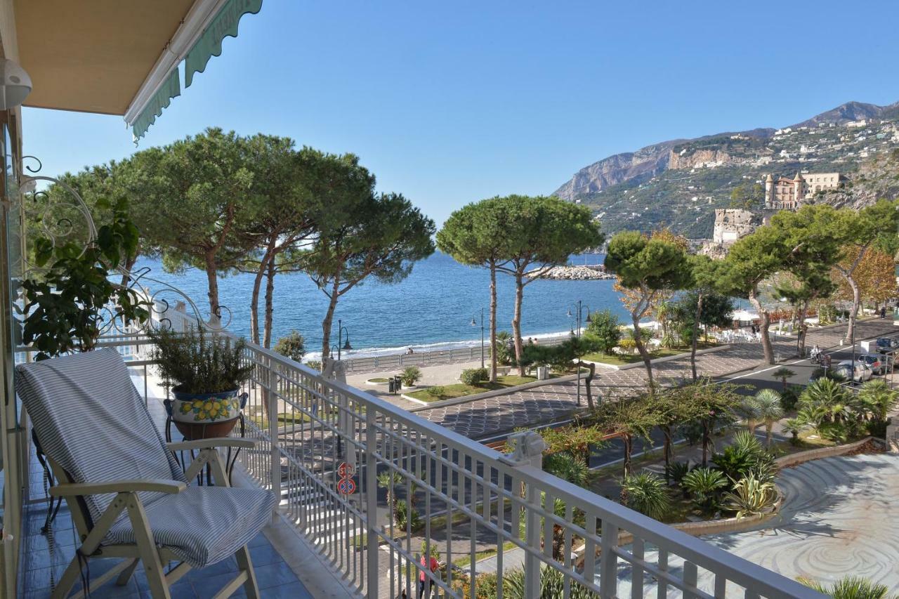 Hotel Pensione Reale Maiori Bagian luar foto