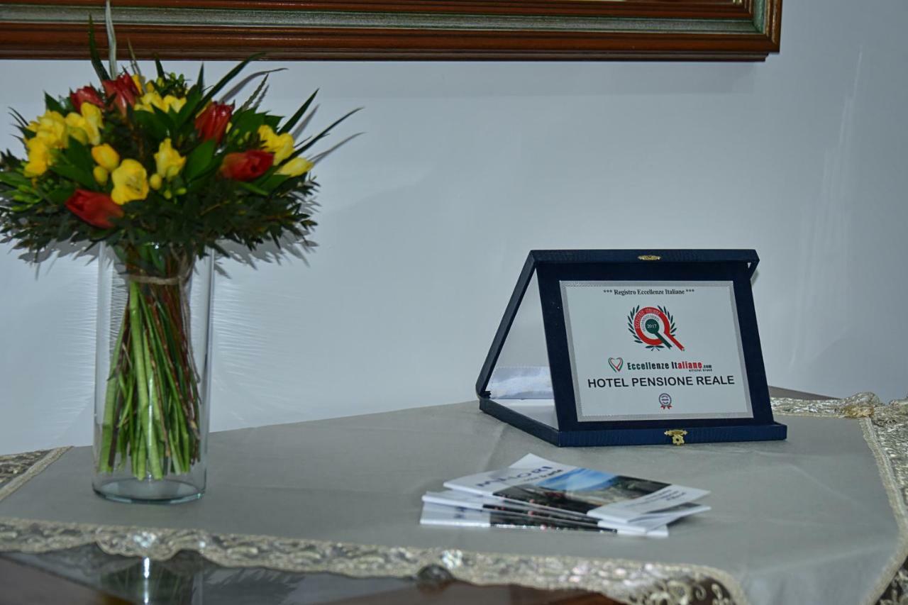 Hotel Pensione Reale Maiori Bagian luar foto