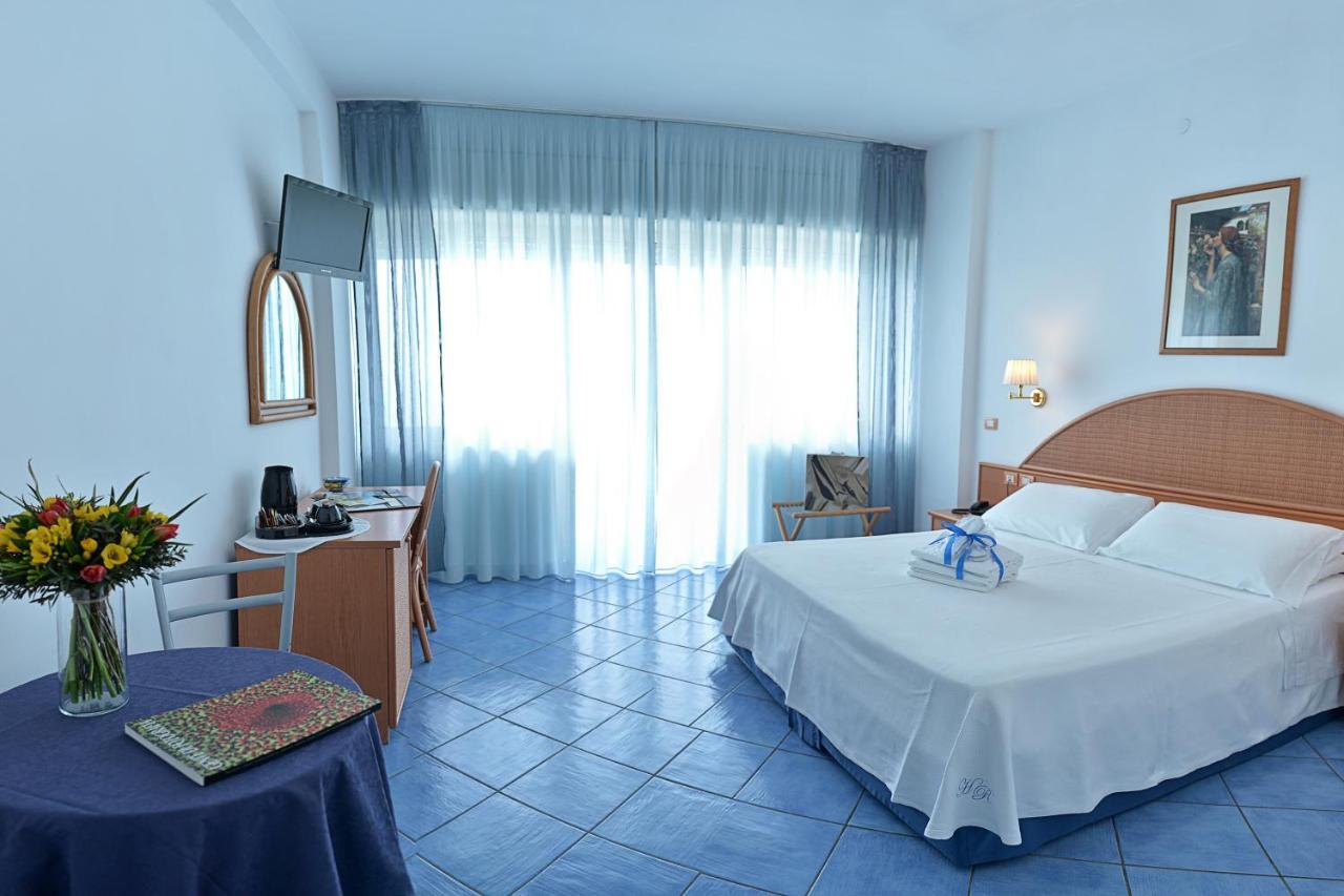 Hotel Pensione Reale Maiori Bagian luar foto
